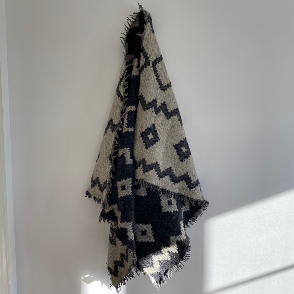 WILFRED DIAMOND MOSAIC BLANKET SCARF